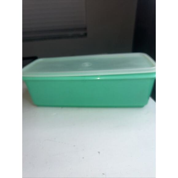 Tupperware Celery Vegetable Green Keeper #782-3 Container w Lid and Vent - Picture 7 of 7